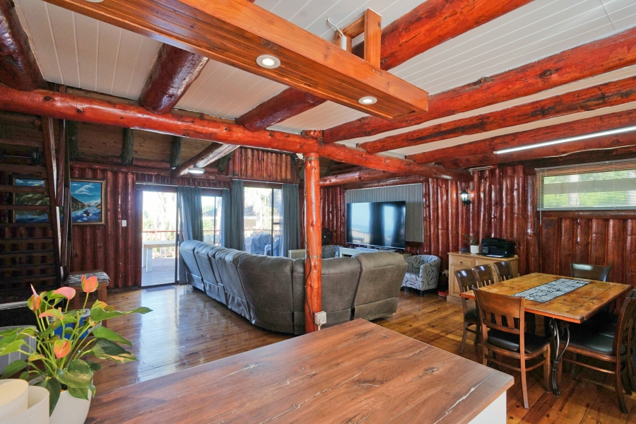 3 Bedroom Property for Sale in Winterstrand Eastern Cape